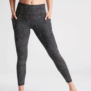 Athleta Black and White Salutation Stash Pocket Tight Leggings - Size XS